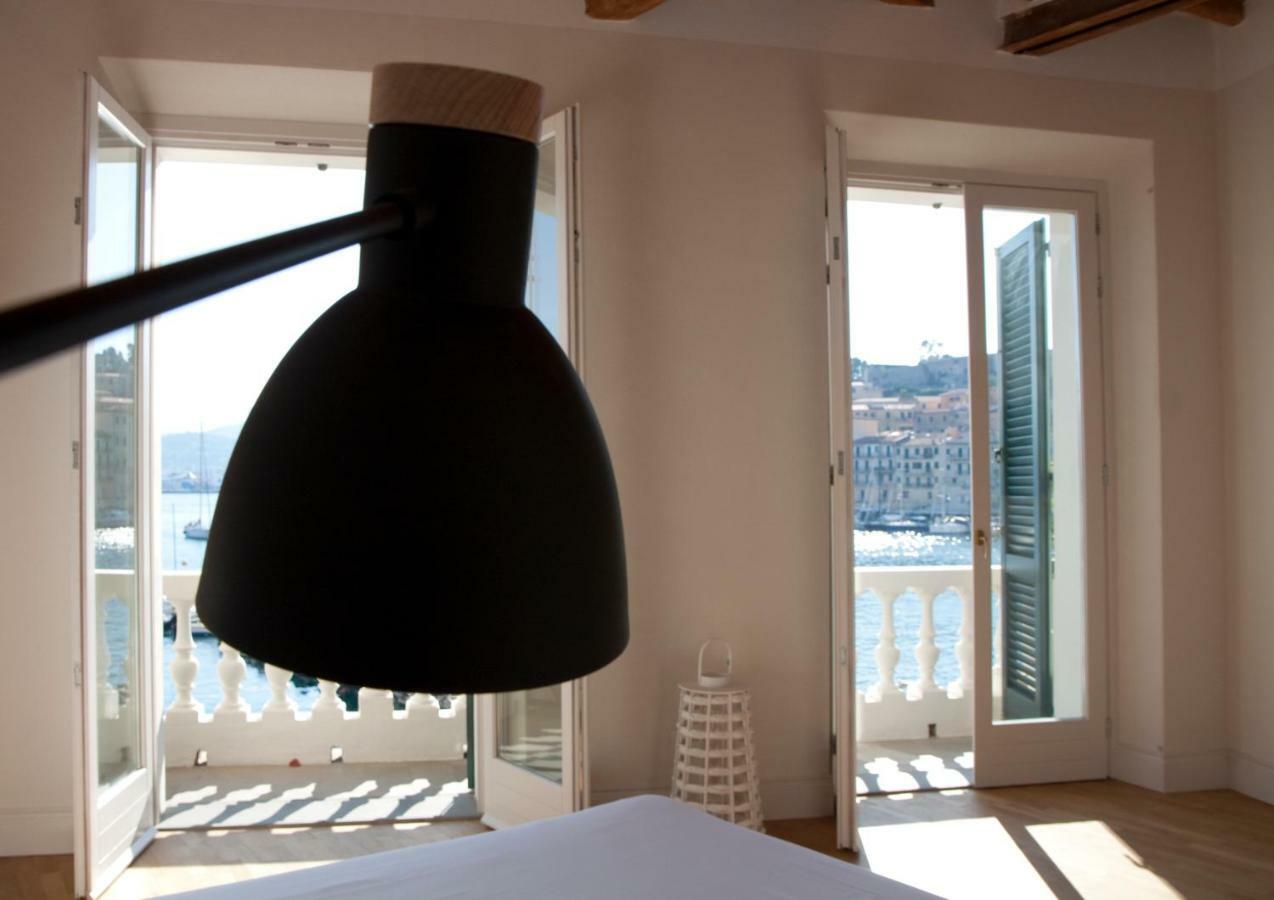 ポルトフェッラーイオ ポルト ソル ルームス Bed & Breakfast エクステリア 写真